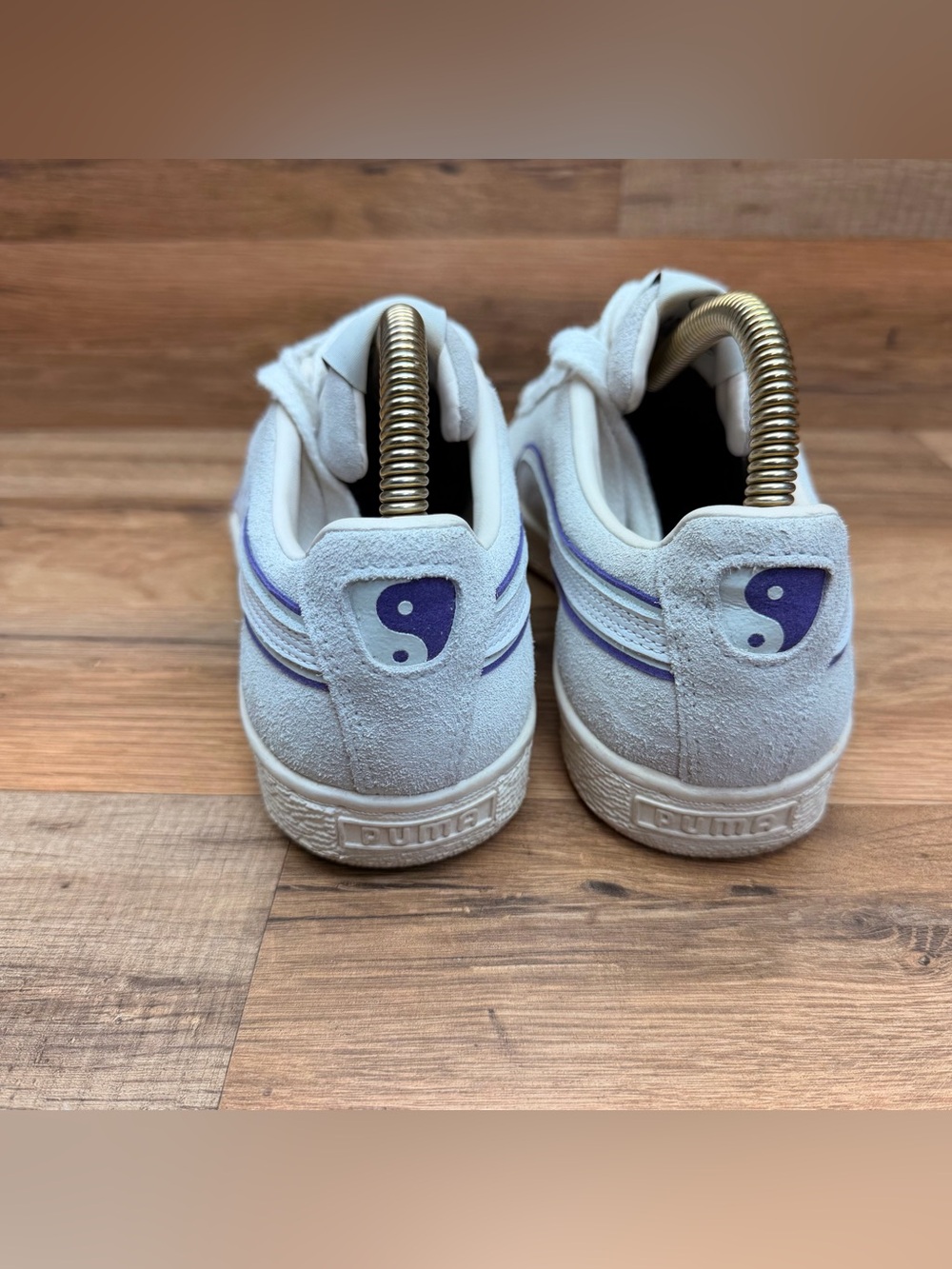 Puma men size 6 Suede Low-Top Sneakers in Light Gray with Blue Accents - Picture 7 of 8